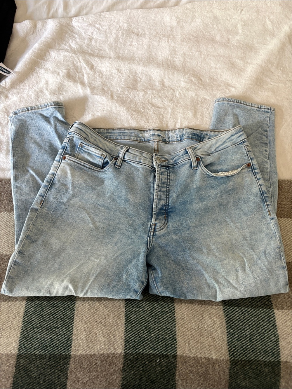 Old Navy Light Blue Relaxed Jeans - button fly